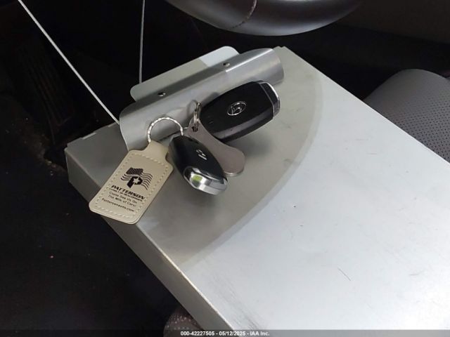 5NMS53AD0KH041423 Hyundai Santa Fe Limited