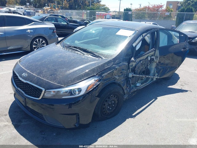 KIA FORTE LX 2017 3KPFL4A79HE072841 Image 2