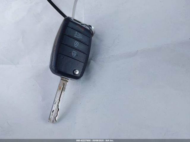 KNDJP3A51H7884321 KIA SOUL +