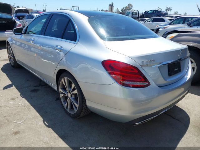 2017 MERCEDES-BENZ C 300 55SWF4JB7HU183618 Photo 2