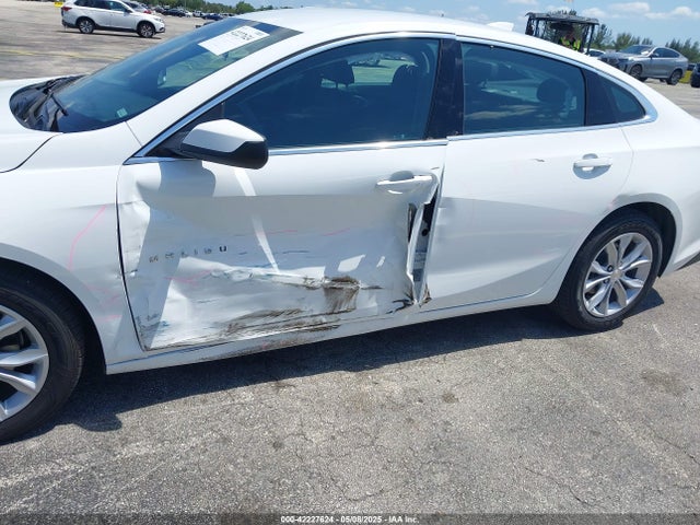 1G1ZD5ST8SF131556 Chevrolet Malibu Fwd 1lt
