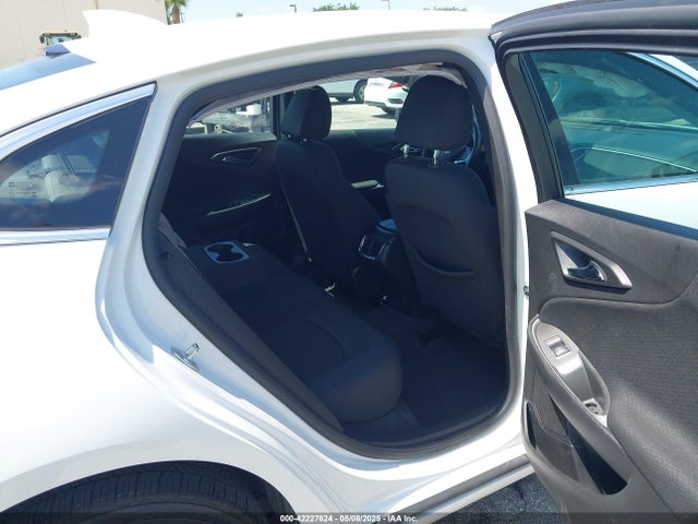 1G1ZD5ST8SF131556 Chevrolet Malibu Fwd 1lt