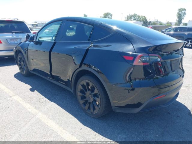 2021 TESLA MODEL Y 5YJYGDEE1MF149082 Photo 2