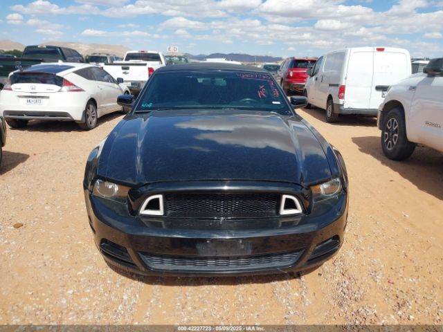 1ZVBP8EM7E5205725 Ford Mustang V6 Premium