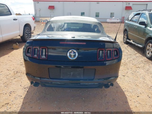1ZVBP8EM7E5205725 Ford Mustang V6 Premium
