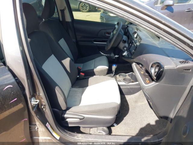JTDKDTB38F1088014 Toyota Prius C Two
