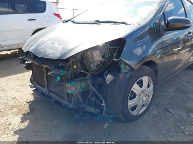 JTDKDTB38F1088014 Toyota Prius C Two