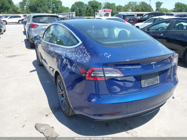 2019 TESLA MODEL 3 5YJ3E1EA8KF313887 Photo 2