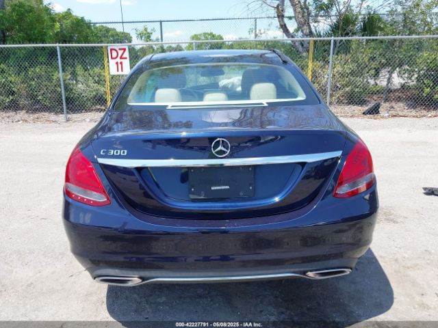55SWF4JB0HU219942 Mercedes-Benz C 300 Luxury/sport