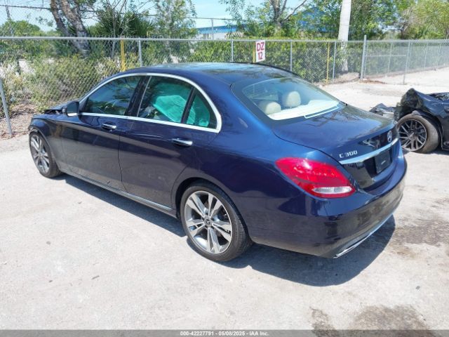 55SWF4JB0HU219942 Mercedes-Benz C 300 Luxury/sport