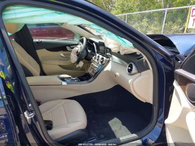 55SWF4JB0HU219942 Mercedes-Benz C 300 Luxury/sport