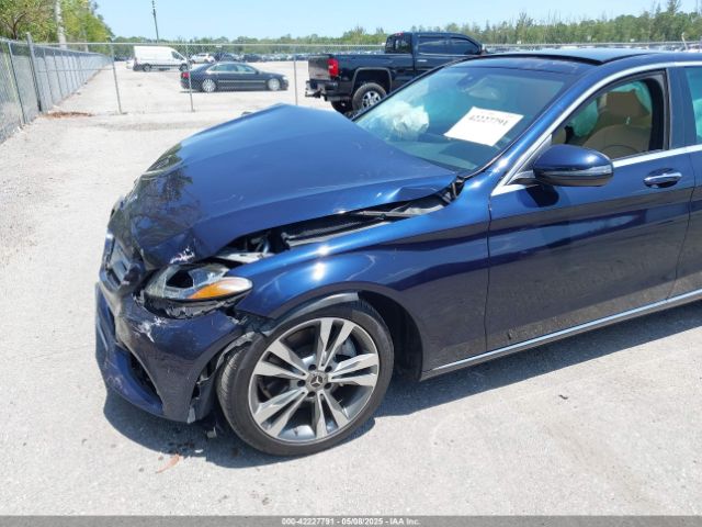 55SWF4JB0HU219942 Mercedes-Benz C 300 Luxury/sport