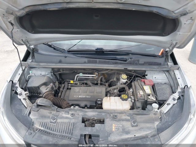 KL7CJLSB1KB961043 Chevrolet Trax Lt