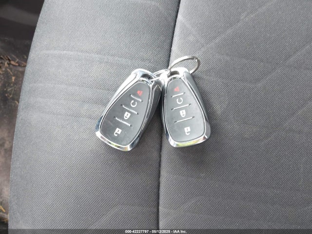 KL7CJLSB1KB961043 Chevrolet Trax Lt