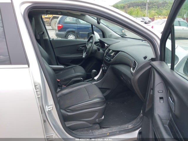 KL7CJLSB1KB961043 Chevrolet Trax Lt
