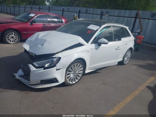 2017 AUDI A3 E-TRON WAUUPBFF0HA122588 Photo 1
