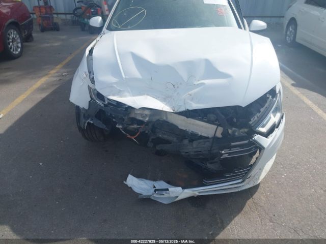 2017 AUDI A3 E-TRON WAUUPBFF0HA122588 Photo 5