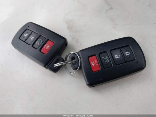 JTMWFREV6JJ736406 Toyota Rav4 Xle