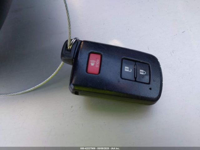 JTDKDTB30F1087181 Toyota Prius C Four
