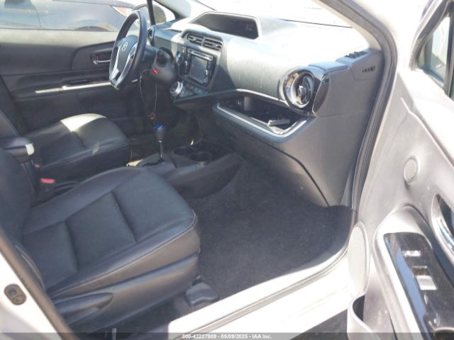 JTDKDTB30F1087181 Toyota Prius C Four
