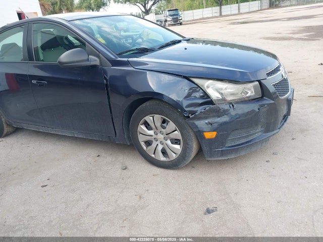 1G1PA5SH1E7437248 Chevrolet Cruze Ls Auto