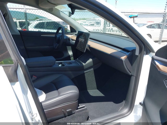 2023 TESLA MODEL Y 7SAYGDEE7PF598614 Photo 4