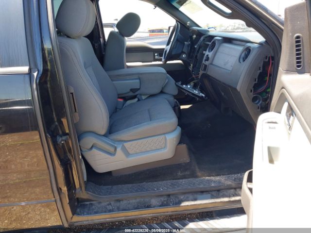1FTFX1CF8EKG04399 Ford F-150 Stx