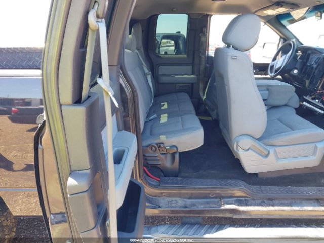 1FTFX1CF8EKG04399 Ford F-150 Stx