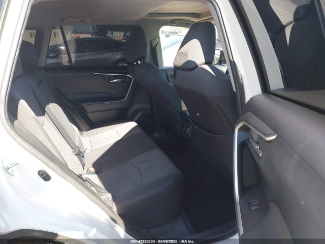 Toyota Rav4 Xle 2019 JTMW1RFV0KD041108 Image 8