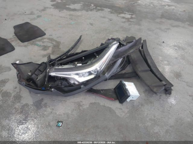 NMTKHMBX2JR039656 Toyota C-HR XLE