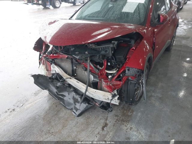 NMTKHMBX2JR039656 Toyota C-HR XLE