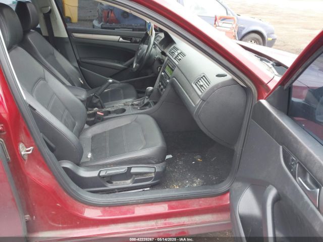1VWAT7A37FC040495 Volkswagen Passat 1.8t Wolfsburg Edition