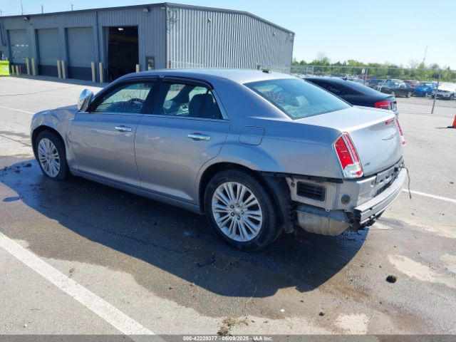 2013 CHRYSLER 300C 2C3CCAKT2DH665439 Photo 2