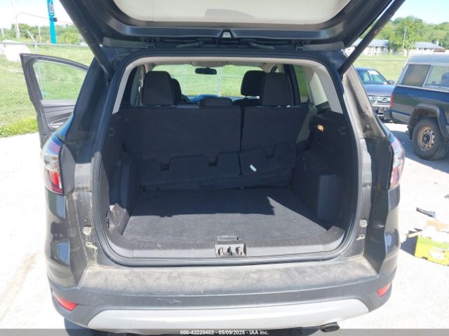 1FMCU0GD5HUF05607 Ford ESCAPE SE