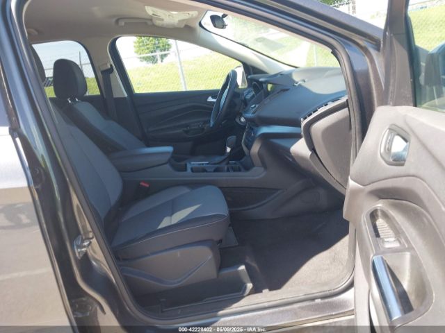1FMCU0GD5HUF05607 Ford ESCAPE SE