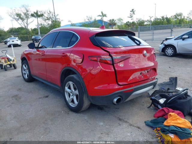 2018 ALFA ROMEO STELVIO ZASFAKAN8J7B82205 Photo 2
