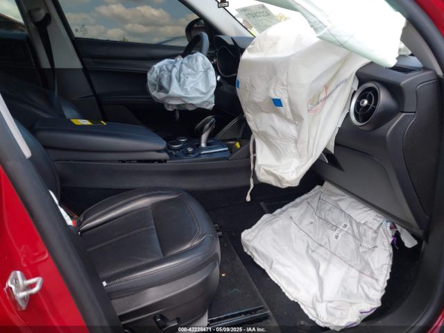 2018 ALFA ROMEO STELVIO ZASFAKAN8J7B82205 Photo 4