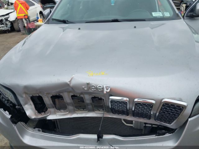 1C4PJMLB9KD287978 Jeep Cherokee Latitude Plus 4x4