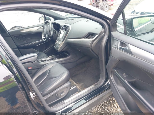 5LMCJ1D9XGUJ24541 Lincoln MKC
