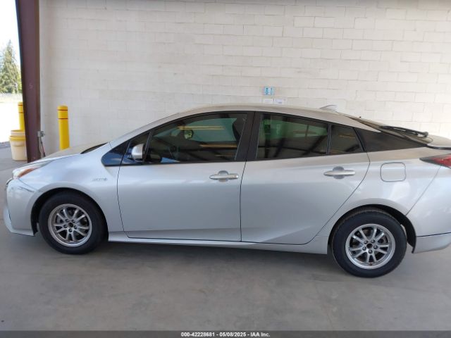JTDKARFU1G3506403 Toyota Prius Four