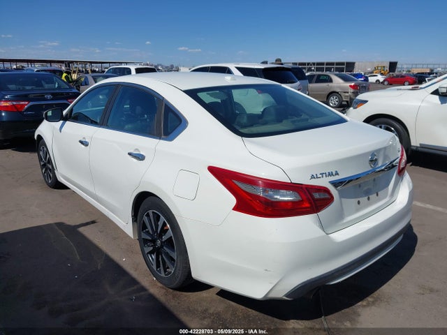 1N4AL3APXJC177377 Nissan Altima 2.5 Sl