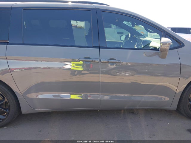 Chrysler Pacifica Limited 2022 2C4RC1GG0NR187714 Image 13