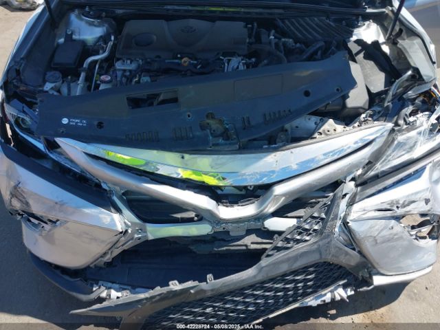 4T1B21HK3JU001163 Toyota Camry Hybrid Se