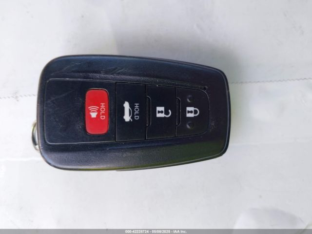 4T1B21HK3JU001163 Toyota Camry Hybrid Se
