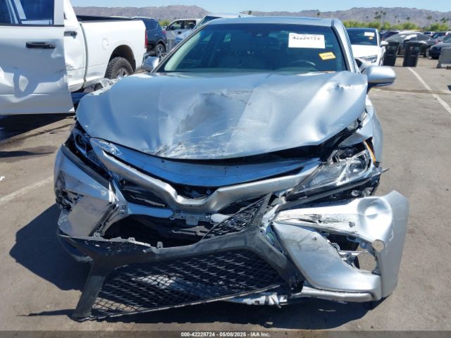 4T1B21HK3JU001163 Toyota Camry Hybrid Se