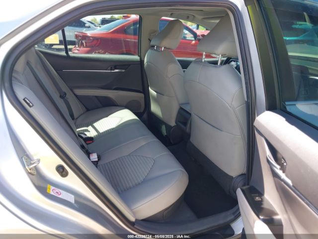4T1B21HK3JU001163 Toyota Camry Hybrid Se