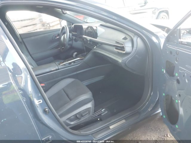 JTDACAAJ3S3003355 Toyota Crown Signia Xle