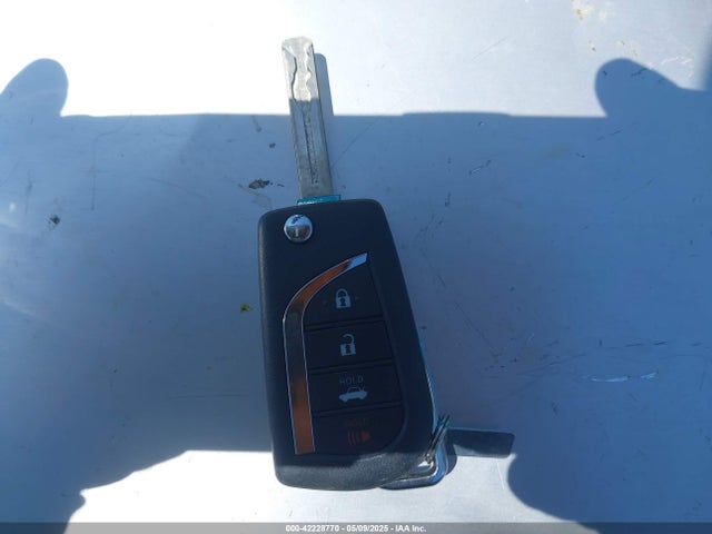 JTDEPMAE4NJ206314 Toyota COROLLA LE