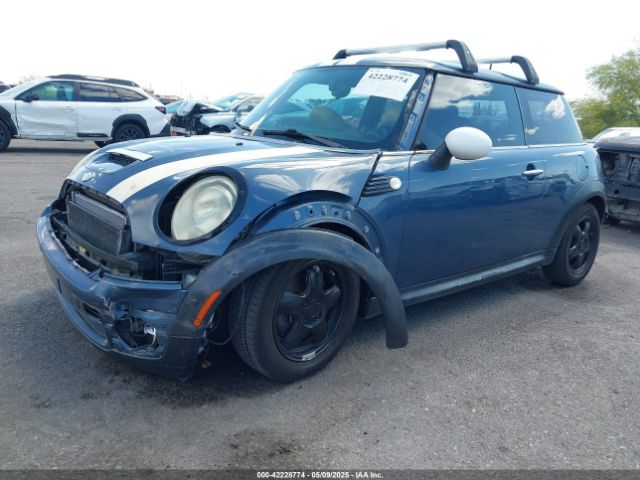 2010 MINI COOPER WMWMF3C52ATZ25692 Photo 1