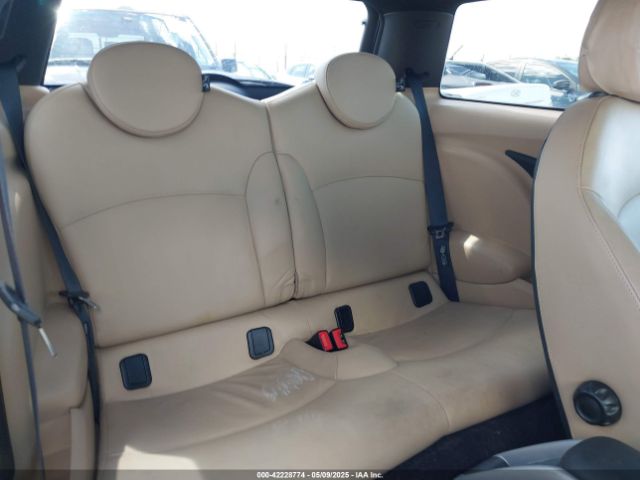 2010 MINI COOPER WMWMF3C52ATZ25692 Photo 7